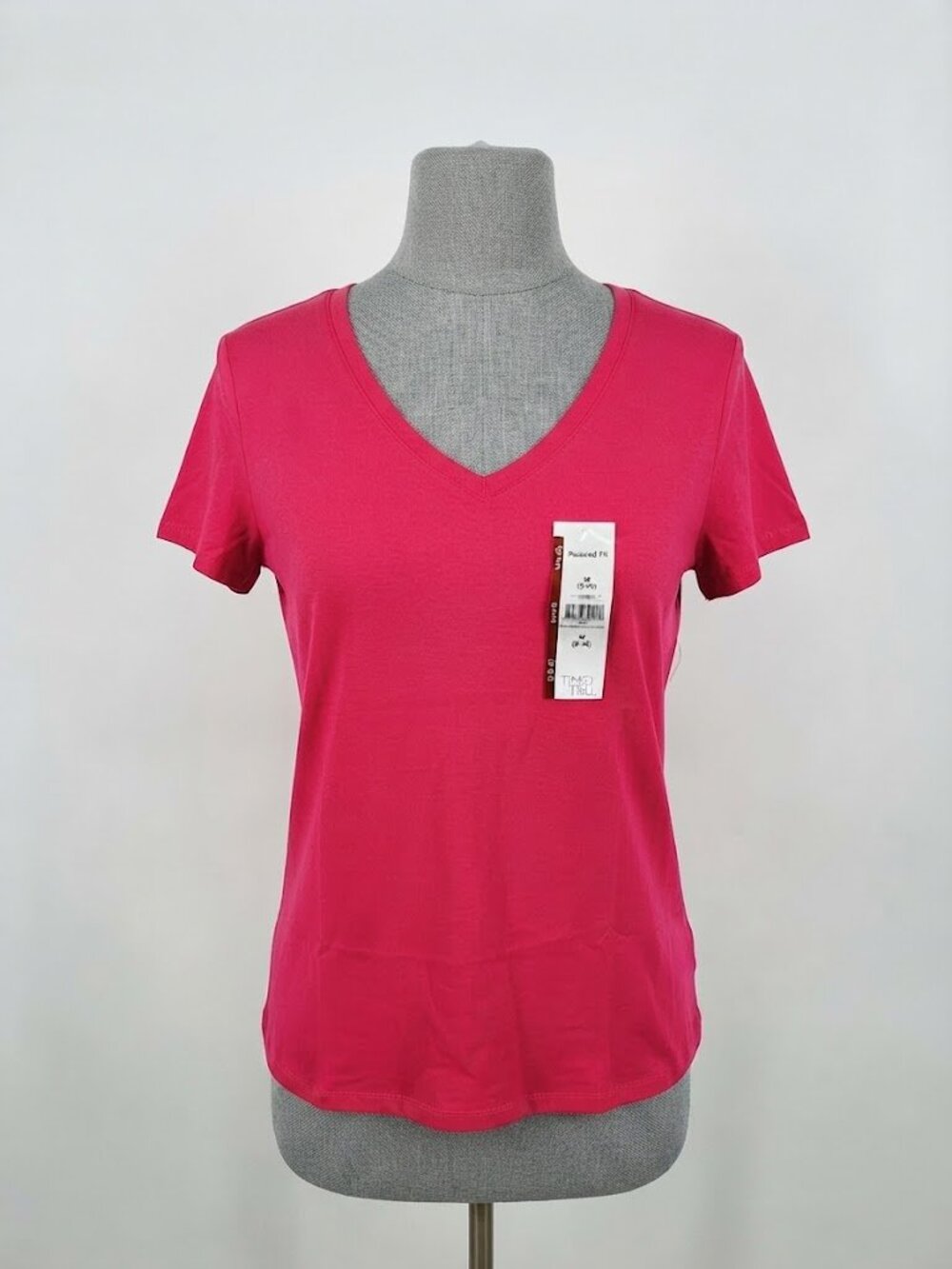 Time and Tru Women's size medium (8-10) Bright Hot Pink V-Neck Short Sleeve Tee